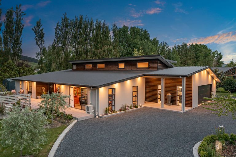 Photo of property in 1a Hoylake Street, Outram, 9019