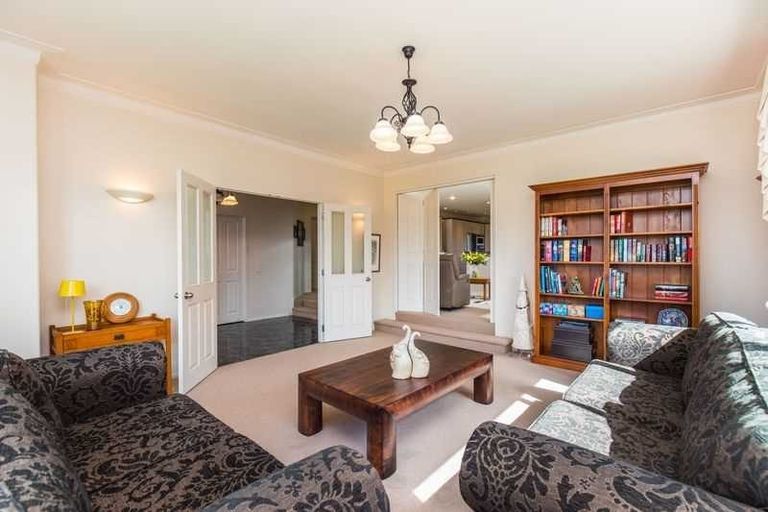 Photo of property in 58 Lothian Brae, Wattle Downs, Auckland, 2103