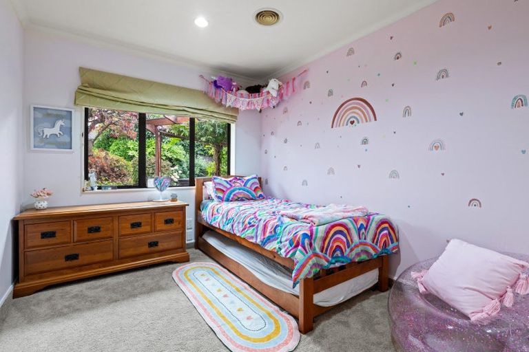 Photo of property in 6 Runanga Grove, Waikanae, 5036