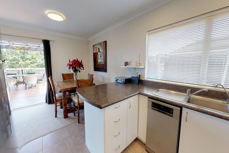 Photo of property in 1/2 Calluna Crescent, Totara Heights, Auckland, 2105