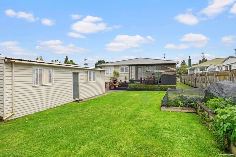 Photo of property in 6 Woodford Avenue, Henderson, Auckland, 0610