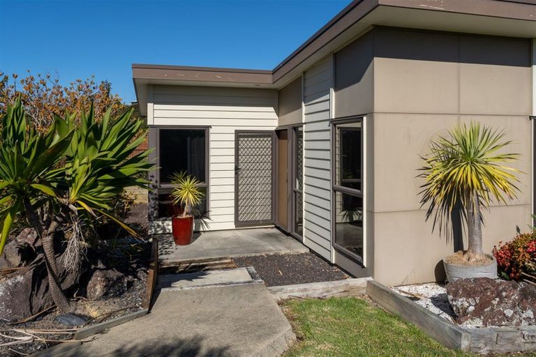 Photo of property in 5 Waterview Place, Haruru, 0204