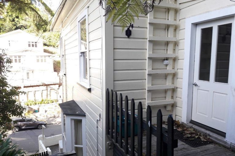 Photo of property in 21 Adams Terrace, Aro Valley, Wellington, 6021