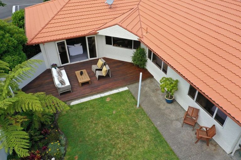 Photo of property in 2 Dules Walk, Taradale, Napier, 4112