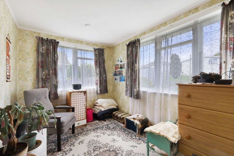 Photo of property in 42 Banks Street, Marfell, New Plymouth, 4310