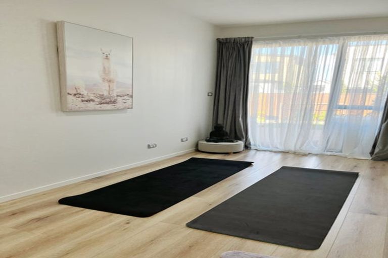 Photo of property in 23 Desalt Drive, Hobsonville, Auckland, 0616