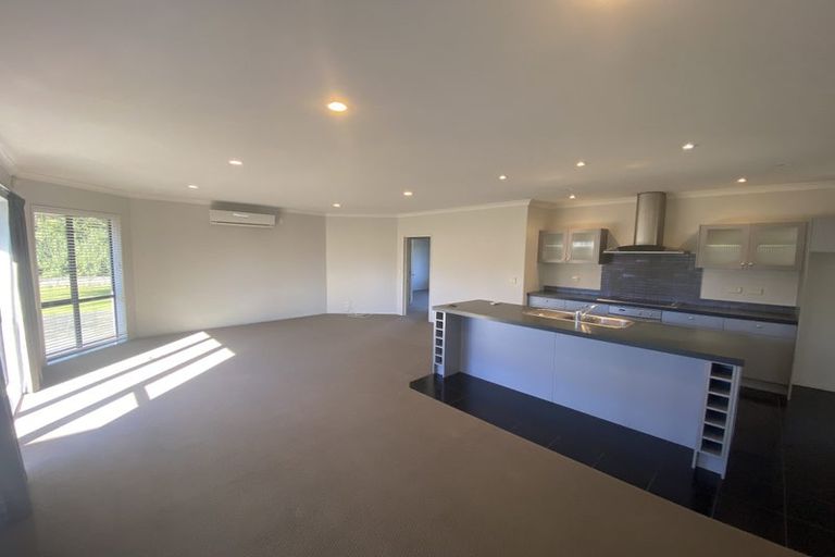 Photo of property in 10 Somerton Drive, Huntington, Hamilton, 3210