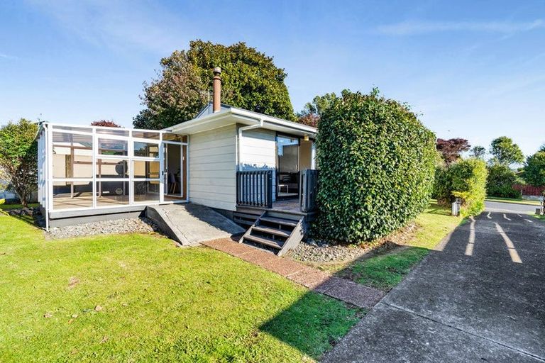 Photo of property in 12 Villa Place, Bell Block, New Plymouth, 4312