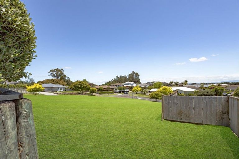 Photo of property in 6/675 Swanson Road, Swanson, Auckland, 0612