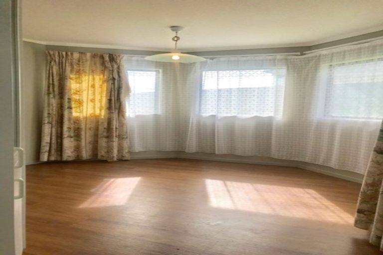 Photo of property in 110 Woodman Drive, Tawa, Wellington, 5028