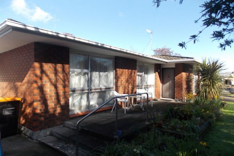 Photo of property in 14 Terry Crescent, Milson, Palmerston North, 4414