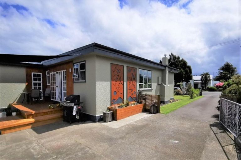 Photo of property in 42 Thyra Street, Dannevirke, 4930