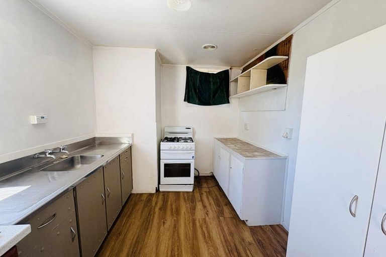 Photo of property in 2 Westbourne Terrace, Castlecliff, Whanganui, 4501