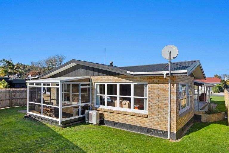 Photo of property in 28 Bridge Street, Edgecumbe, 3120