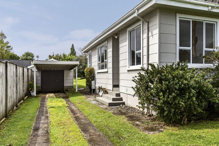 Photo of property in 60 Wallath Road, Westown, New Plymouth, 4310