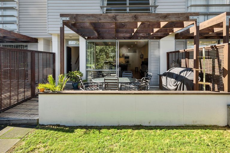 Photo of property in 25 Kauri Drive, Takanini, 2112