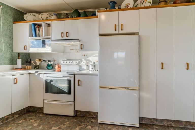 Photo of property in 18 Weir Street, Green Island, Dunedin, 9018