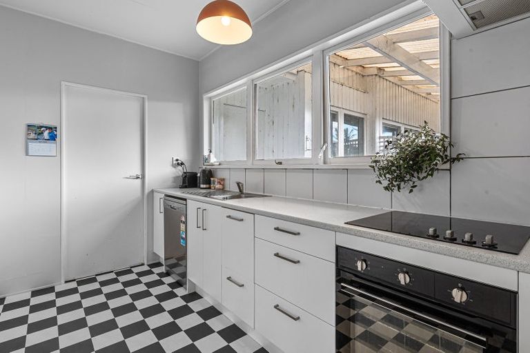 Photo of property in 1/22 Saltburn Road, Milford, Auckland, 0620