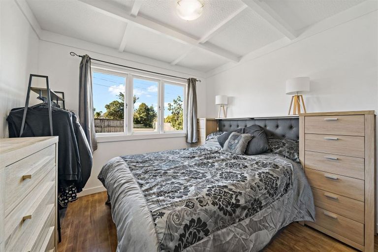 Photo of property in 140 Don Buck Road, Massey, Auckland, 0614