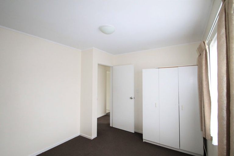 Photo of property in 22 Essex Street, Te Atatu South, Auckland, 0610