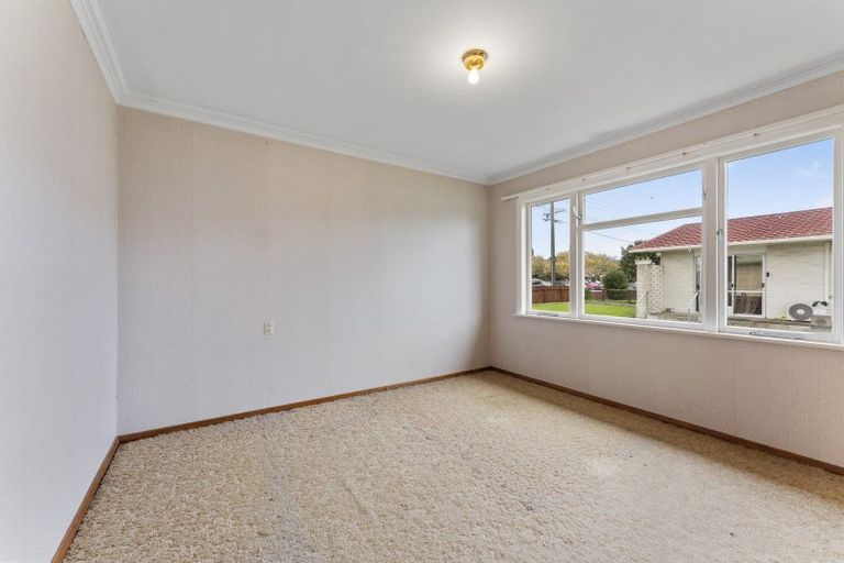 Photo of property in 81 Bartholomew Road, Levin, 5510