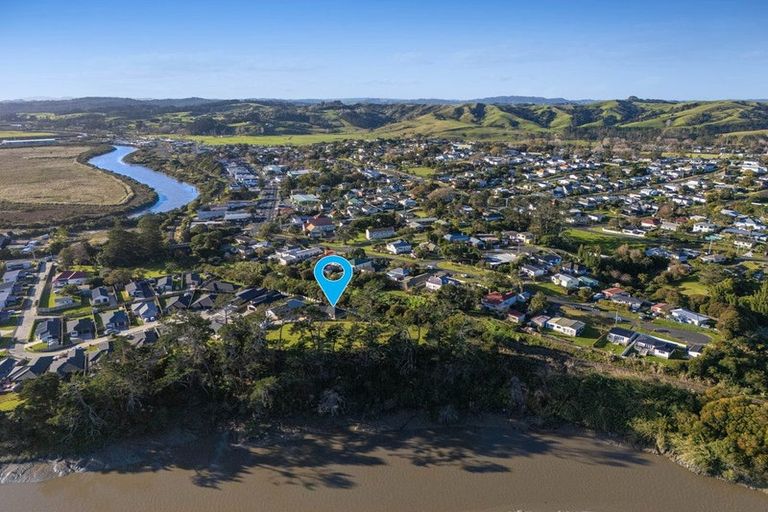 Photo of property in 30 Kawariki Road, Helensville, 0800