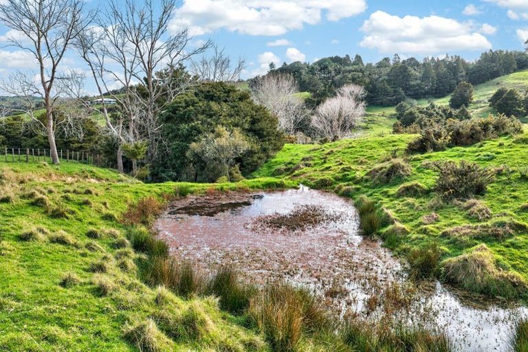 Photo of property in 63 Porter Road, Paparoa, 0571