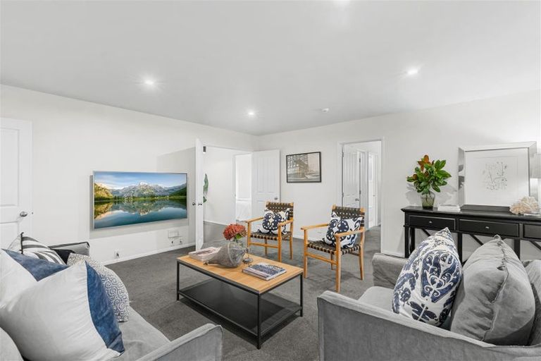 Photo of property in 11 Gilders Grove, Heathcote Valley, Christchurch, 8022