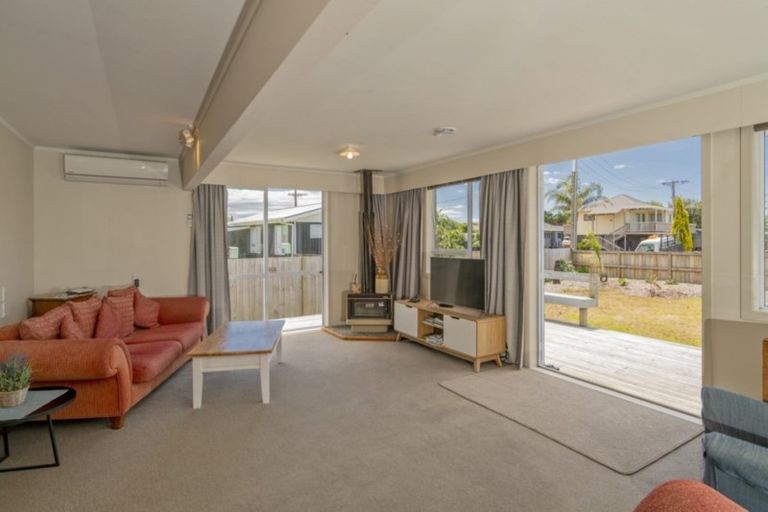 Photo of property in 16 Hannan Road, Whitianga, 3510