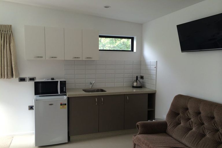 Photo of property in 34 House Avenue, Mangere Bridge, Auckland, 2022