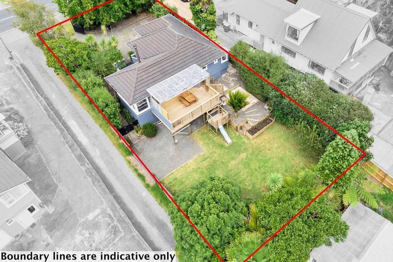 Photo of property in 21 Birdwood Road, Swanson, Auckland, 0612