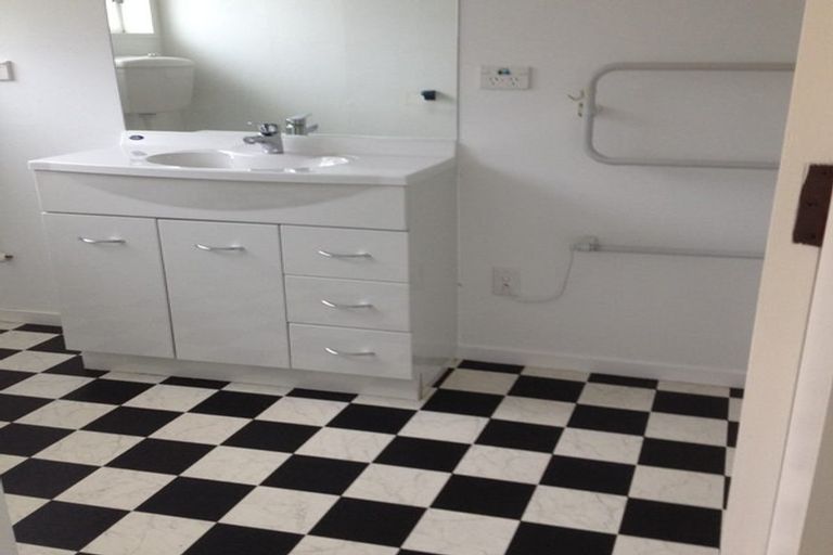 Photo of property in 47 Chartwell Drive, Crofton Downs, Wellington, 6035