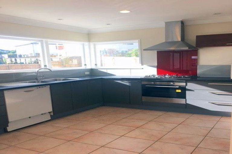 Photo of property in 86a Pupuke Road, Hillcrest, Auckland, 0627