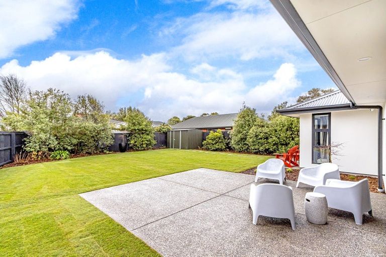 Photo of property in 2 Beauford Place, Parklands, Christchurch, 8083