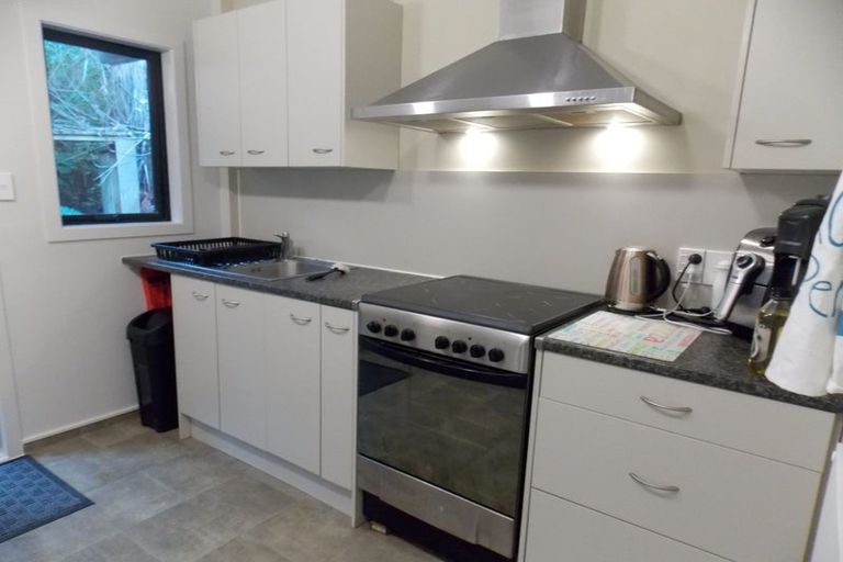 Photo of property in 21a Cotswold Crescent, Newlands, Wellington, 6037