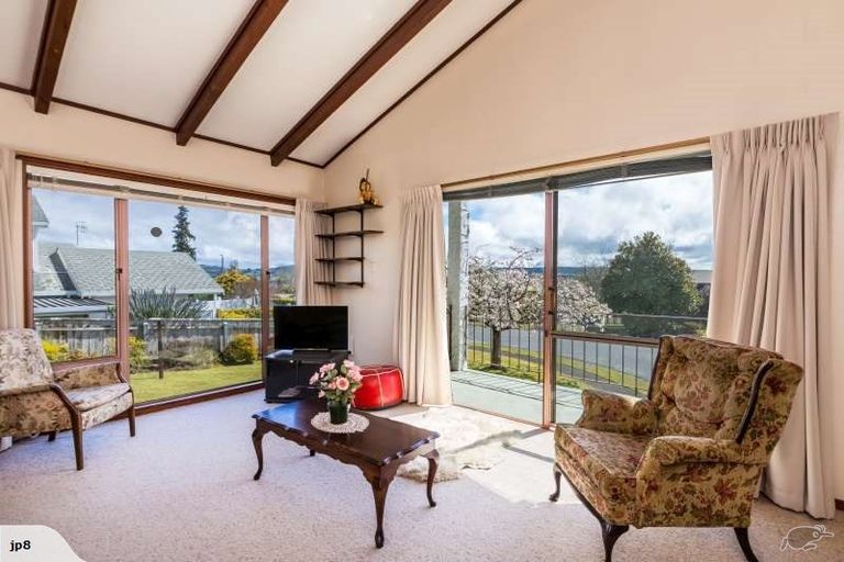 Photo of property in 2/15 Hilden Place, Hilltop, Taupo, 3330
