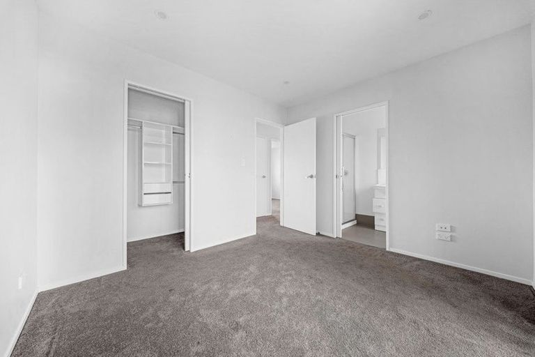 Photo of property in 1/25 Kennington Drive, Clendon Park, Auckland, 2103