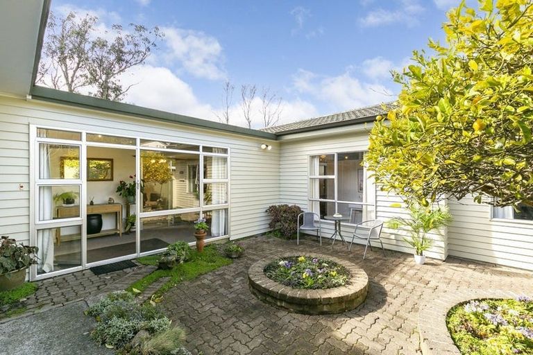Photo of property in 8 Halswater Drive, Churton Park, Wellington, 6037