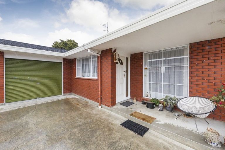 Photo of property in 142c Heretaunga Street, Palmerston North, 4414