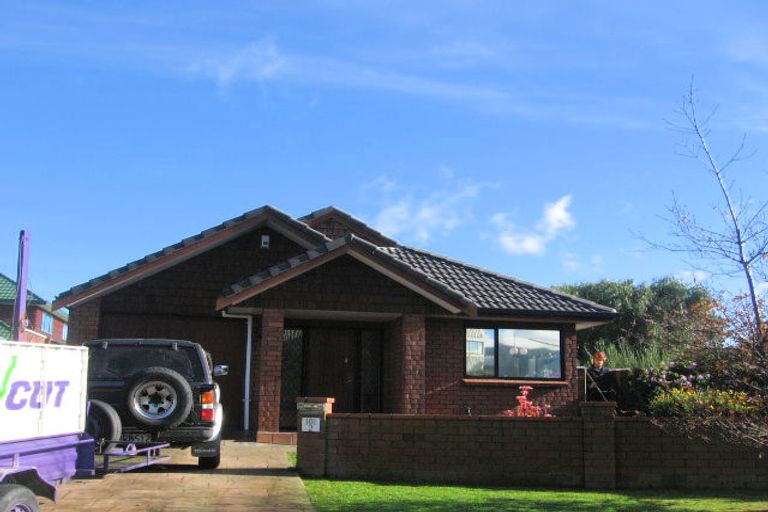 Photo of property in 2/101 Pohutukawa Street, Woburn, Lower Hutt, 5011