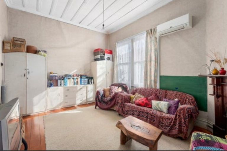 Photo of property in 39 Kamo Road, Regent, Whangarei, 0112