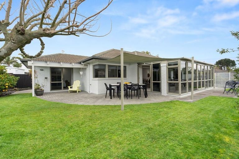 Photo of property in 11 Saint Kilda Place, Papamoa Beach, Papamoa, 3118