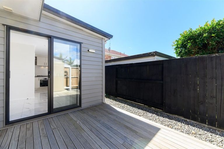 Photo of property in 166b Ennis Avenue, Pakuranga Heights, Auckland, 2010