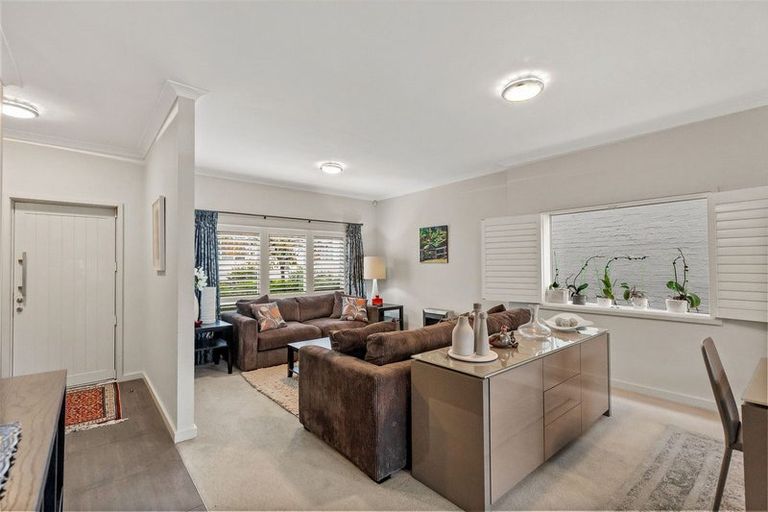 Photo of property in 16 Kensington Drive, Orewa, 0931