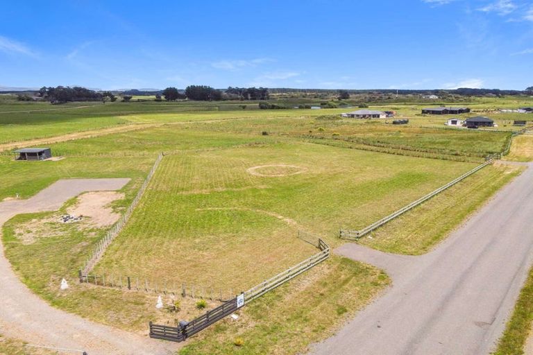 Photo of property in 38 Mowhia Grove, Waitarere, Levin, 5510