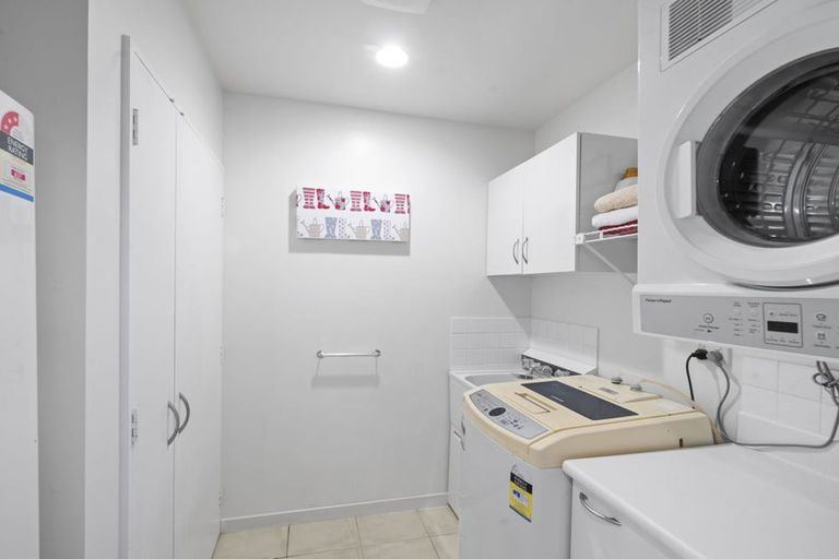 Photo of property in 18 Rockview Place, Mount Pleasant, Christchurch, 8081