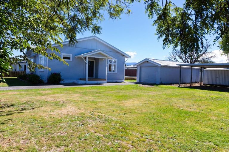 Photo of property in 4 Alexandra Street, Dannevirke, 4930