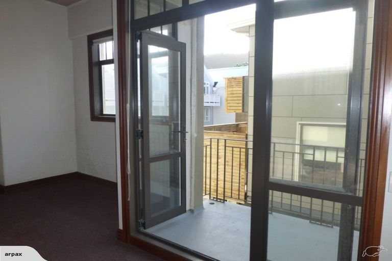 Photo of property in Pirie Street Townhouses, 28/35 Pirie Street, Mount Victoria, Wellington, 6011