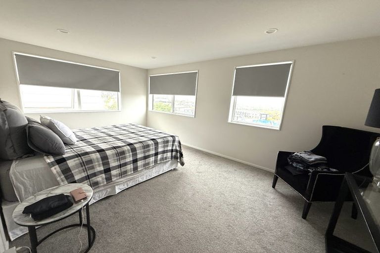 Photo of property in 17 Sunnyheights Road, Orewa, 0931