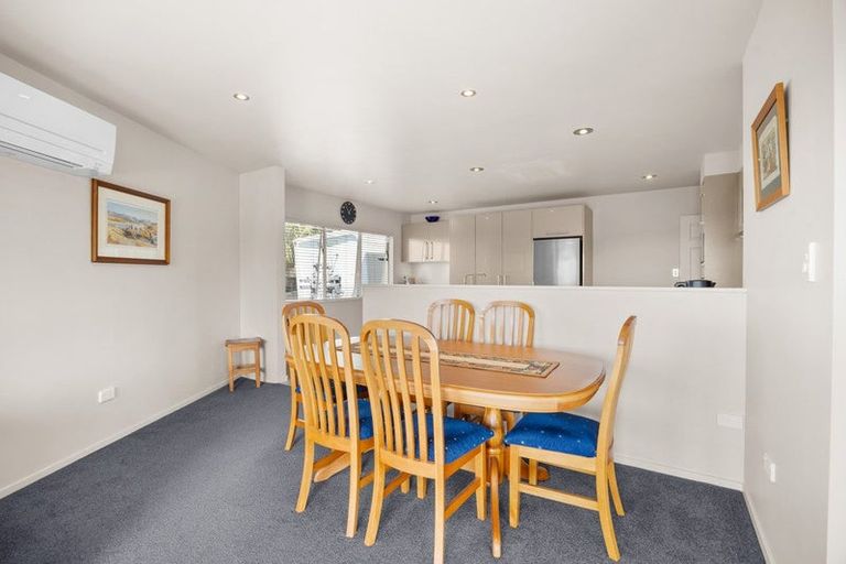 Photo of property in 40 Westpark Drive, West Harbour, Auckland, 0618